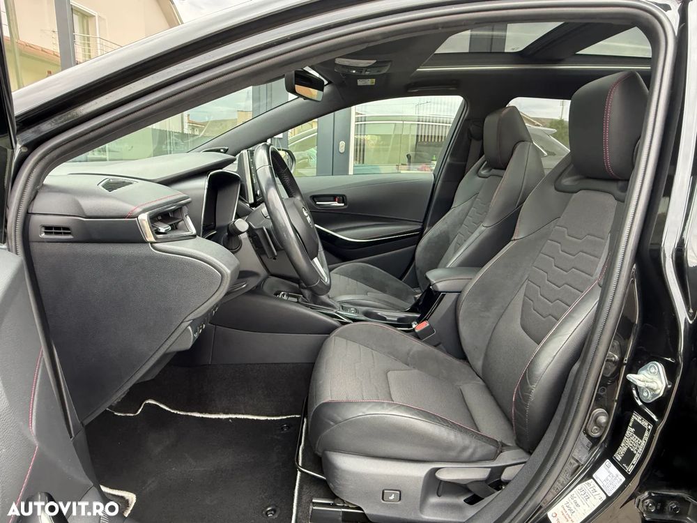 Toyota Corolla 2.0 HSD Exclusive Plus GR Sport Bi-Tone - 10