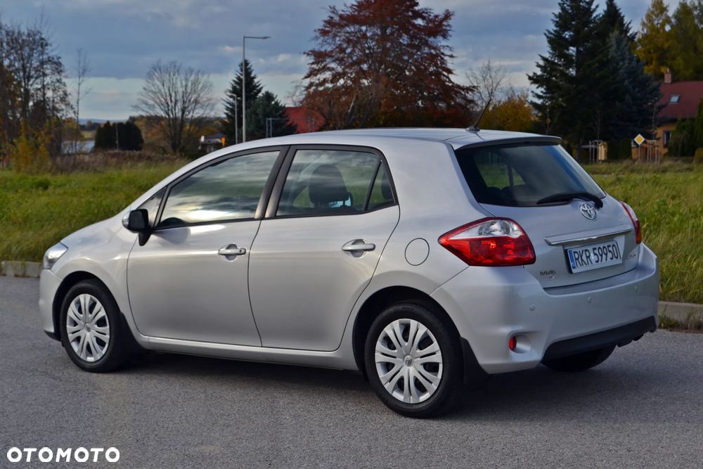 Toyota Auris 1.6 2010 - 2