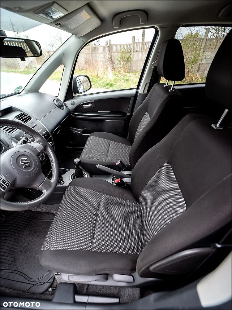 Suzuki SX4 - 32