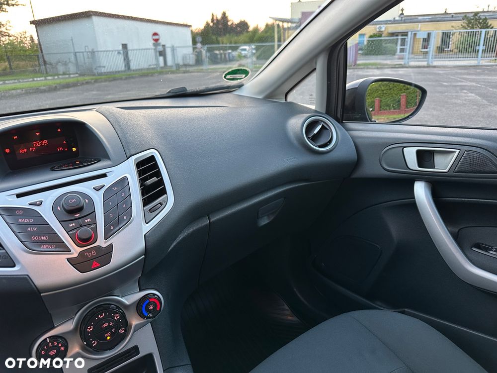 Ford Fiesta 1.25 Ambiente EU5 - 31