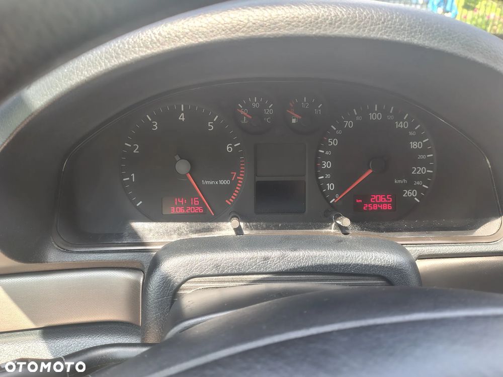 Audi A4 Avant - 8