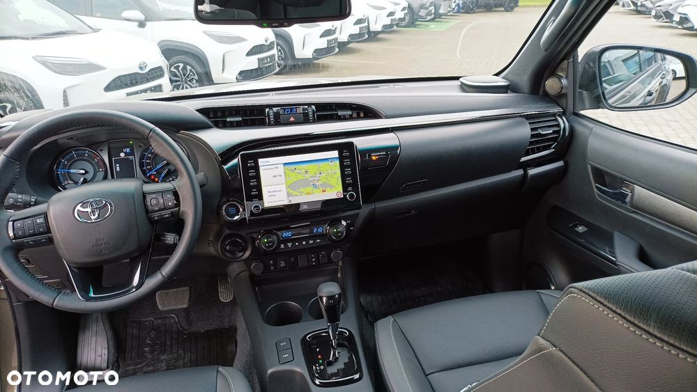 Toyota Hilux 2.8 D-4D mHEV Double Cab Invincible 4x4 - 24