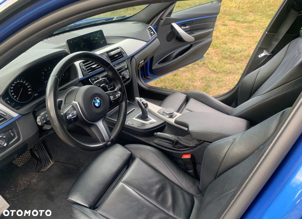 BMW Seria 3 330i xDrive M Sport Shadow - 36