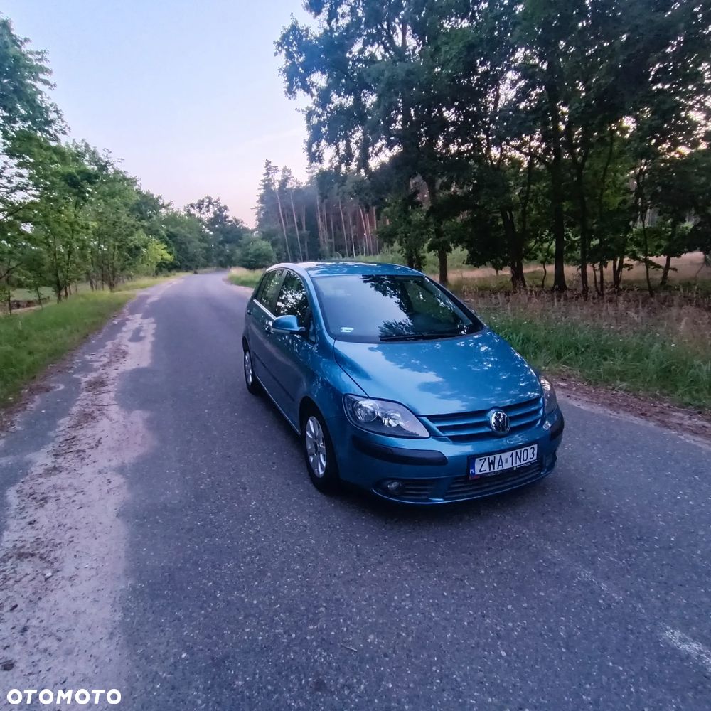 Volkswagen Golf 1.6 FSI Trendline - 4