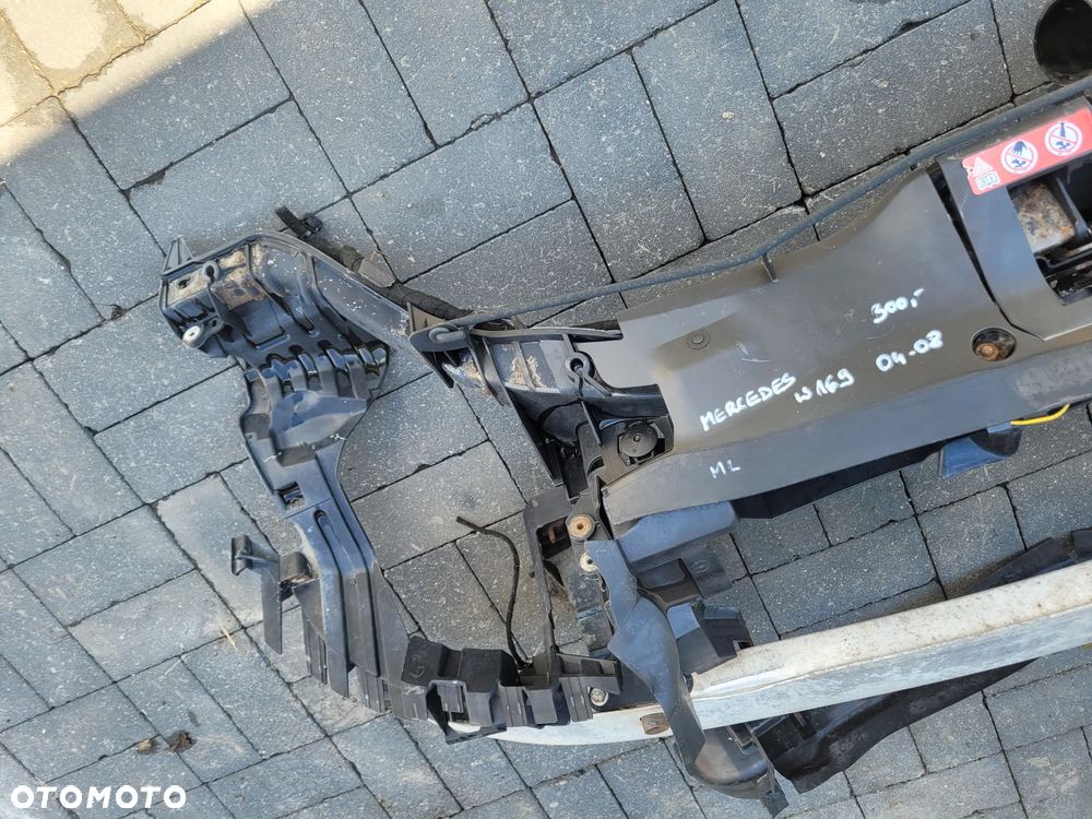 Mercedes A W169 04-08 Pas przedni - 8