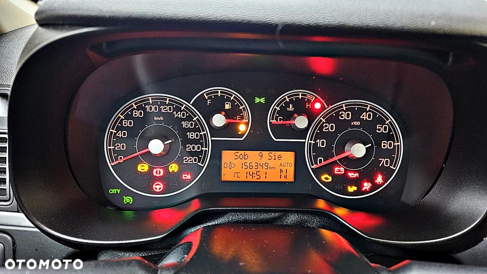 Fiat Grande Punto - 11