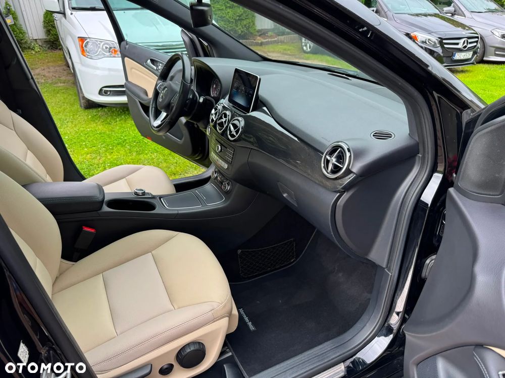 Mercedes-Benz Klasa B 250 4Matic 7G-DCT UrbanStyle Edition - 19