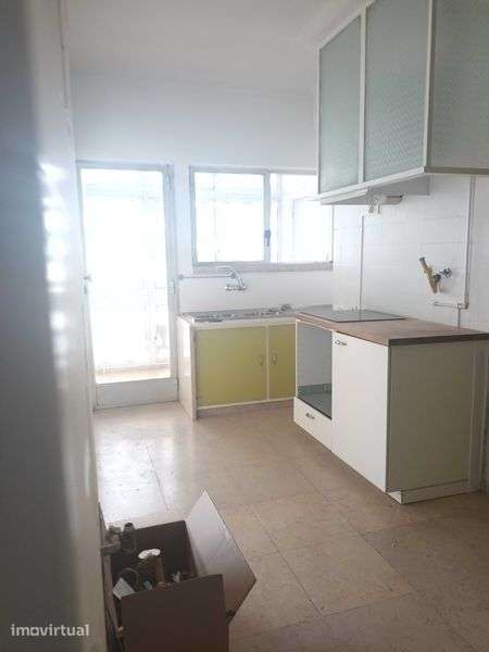 Arrenda-se Apartamento T4+1 Alvalade - Grande imagem: 2/12