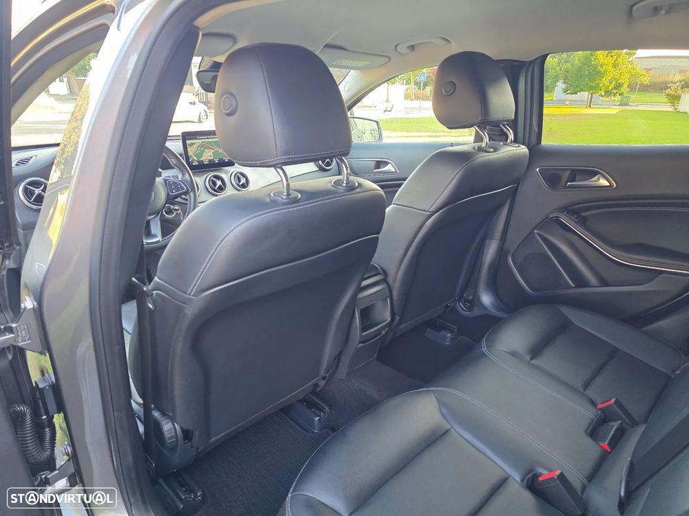 Mercedes-Benz GLA 220 d Urban - 23