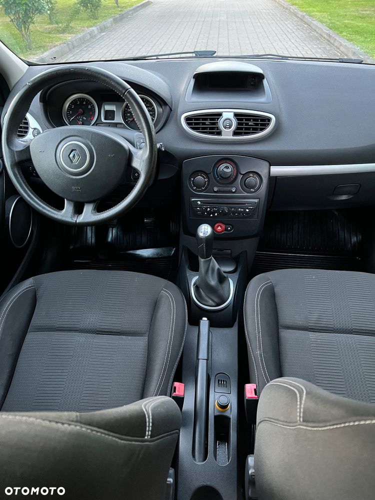 Renault Clio - 7