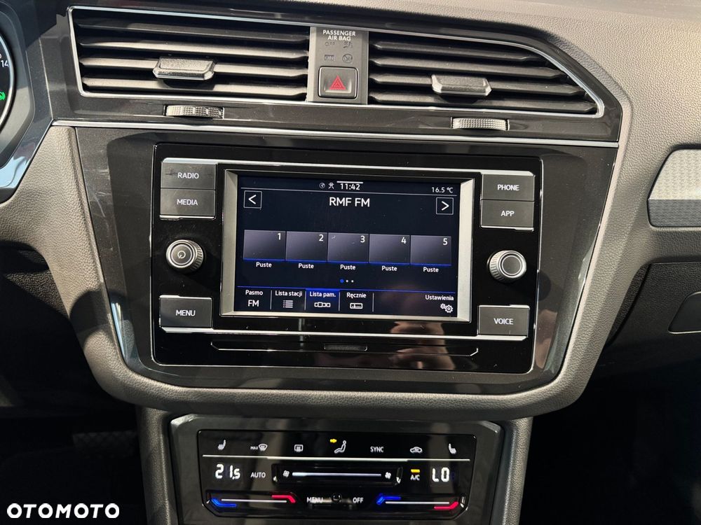 Volkswagen Tiguan - 23
