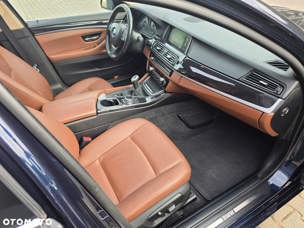 BMW Seria 5 525d - 5