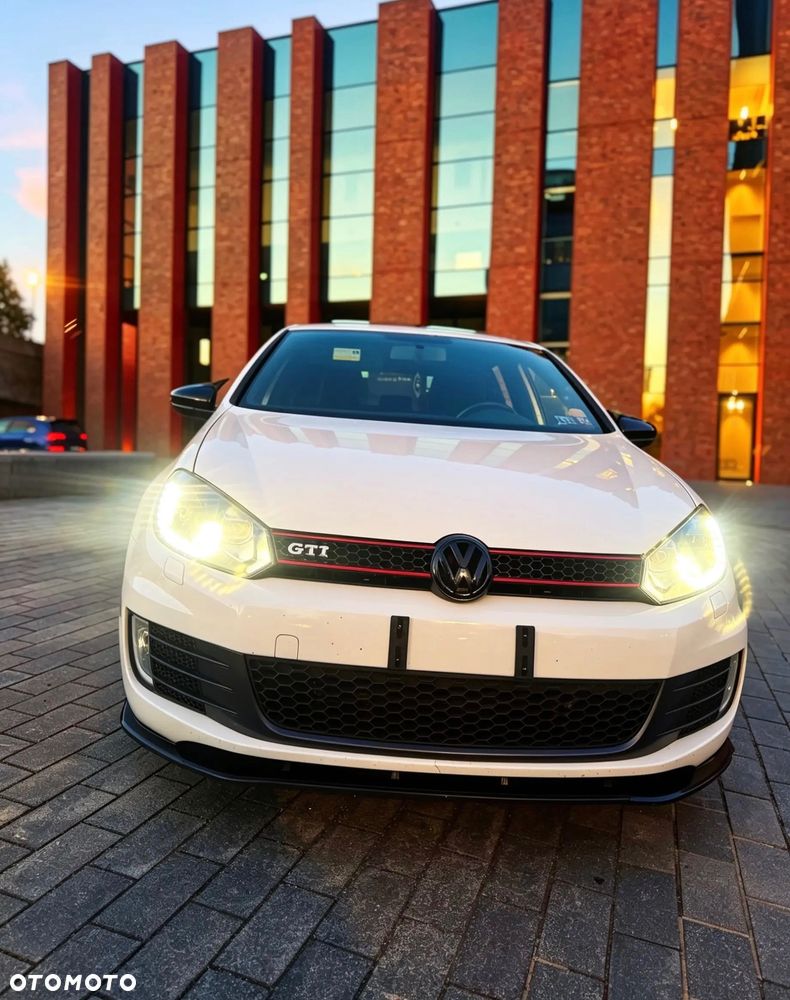 Volkswagen Golf 2.0 GTI DSG - 2