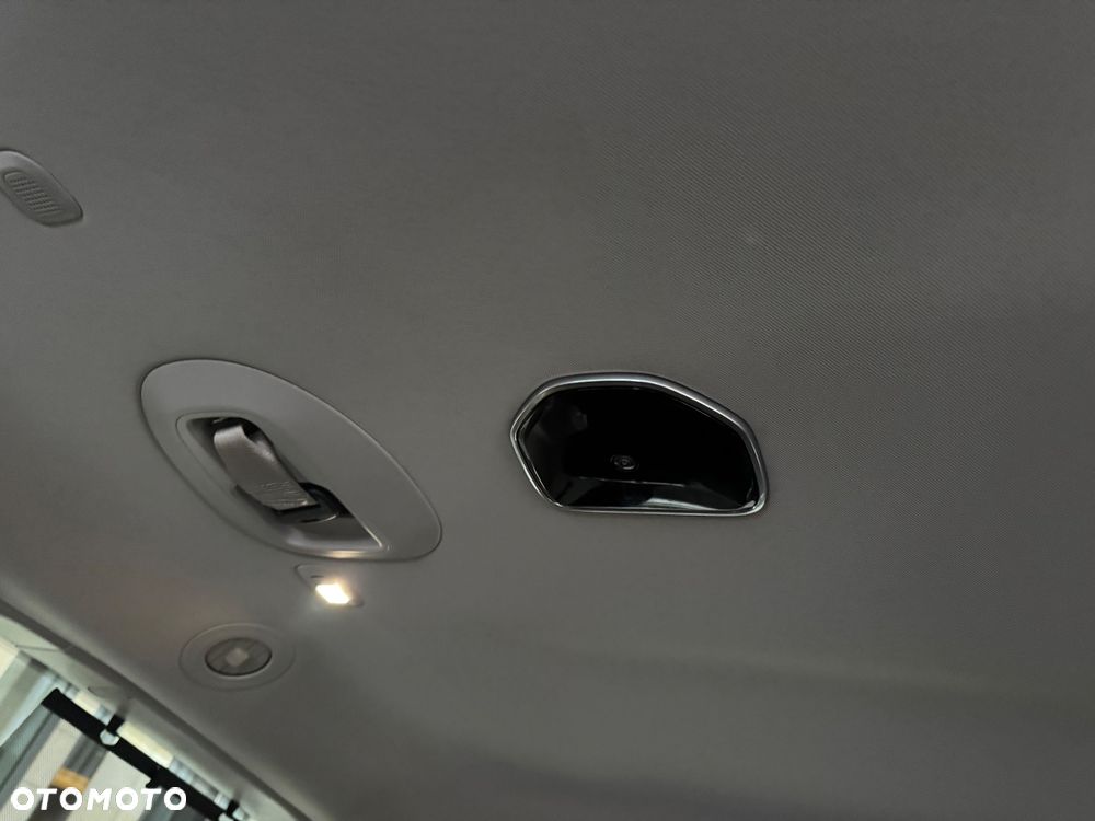 Chrysler Pacifica - 33