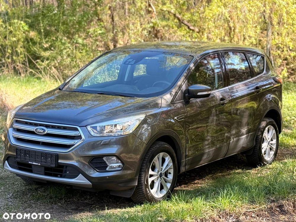 Ford Kuga 1.5 EcoBoost 2x4 Titanium - 1