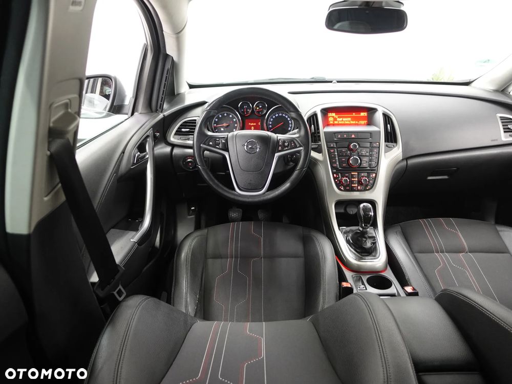 Opel Astra 1.4 Turbo 150 Jahre - 27
