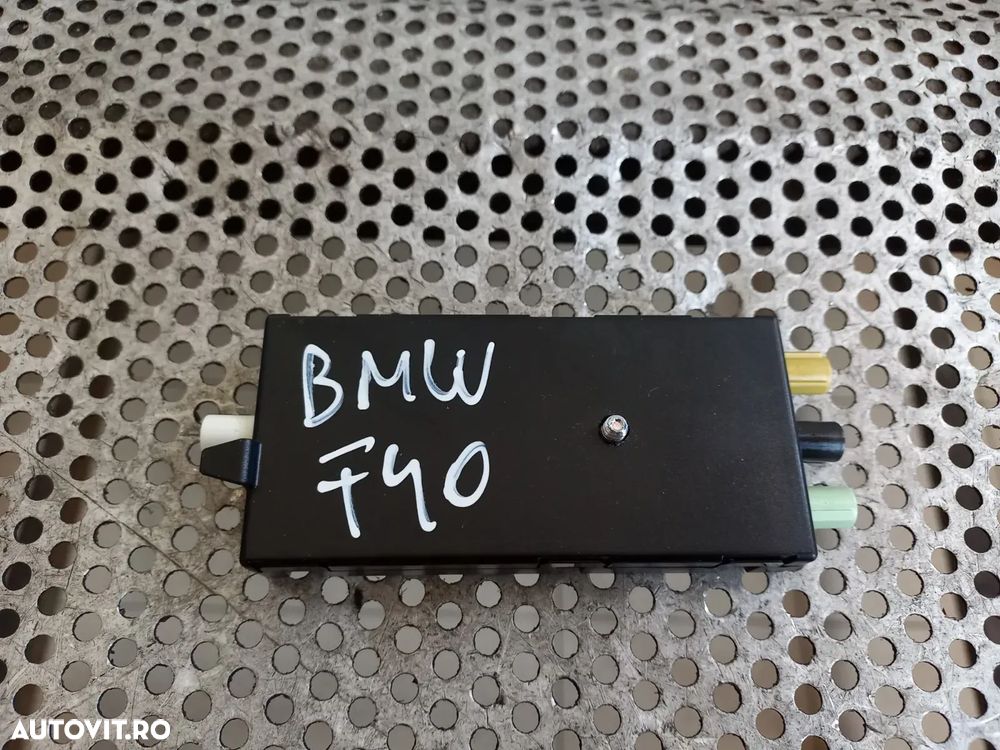 Amplificator Antena Bmw Seria 1 F40 Seria 2 F44 Cod  Dupa 2017 - Dezmembrari Arad - 2