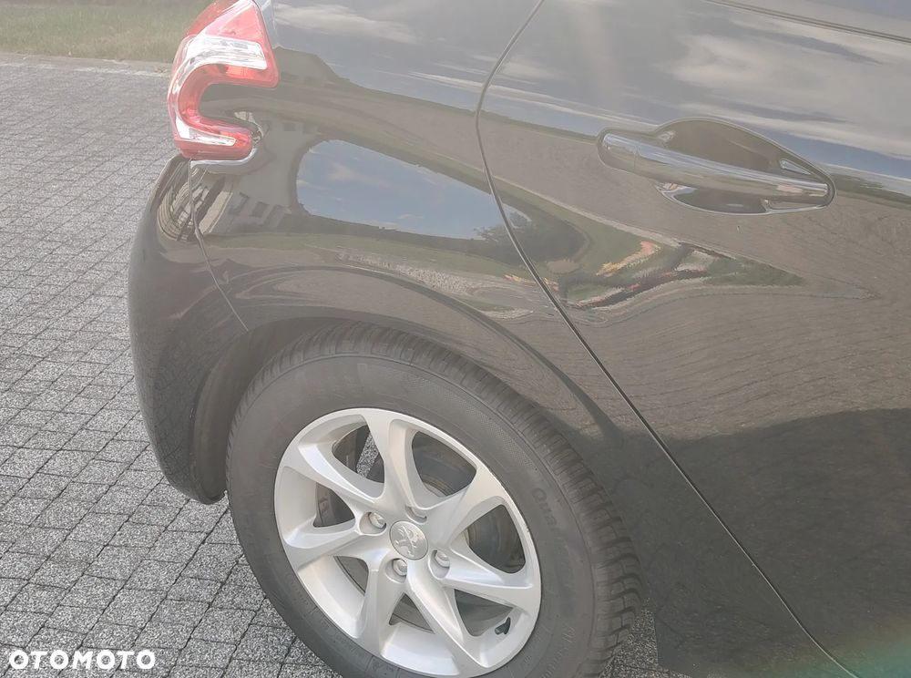 Peugeot 208 1.2 PureTech Style - 9