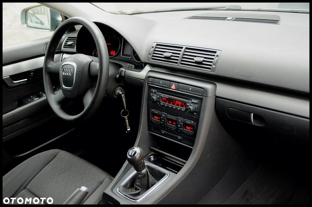 Audi A4 Avant - 25
