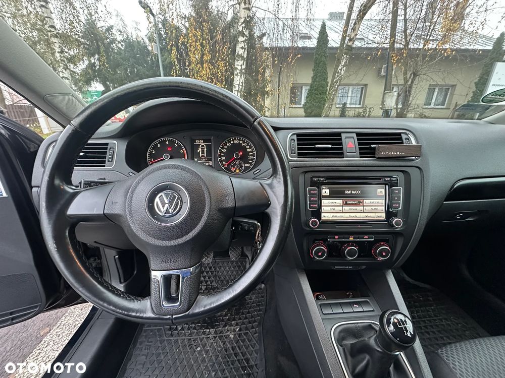 Volkswagen Jetta 1.2 TSI Comfortline - 16