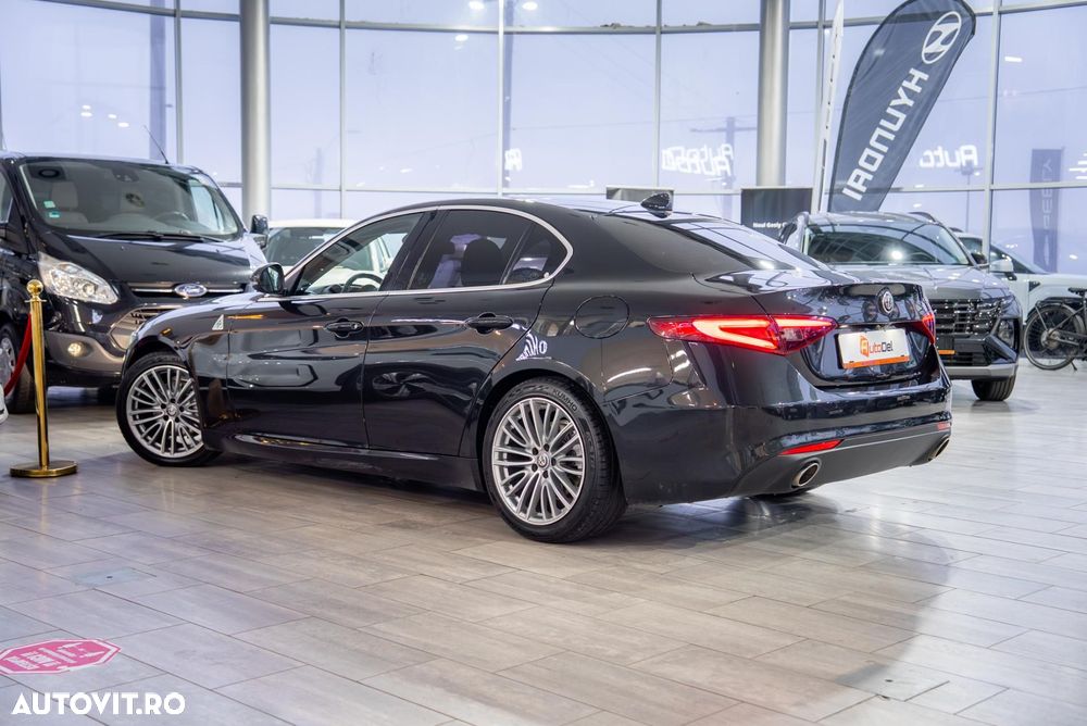 Alfa Romeo Giulia 2.2 Diesel AT8 Super - 10