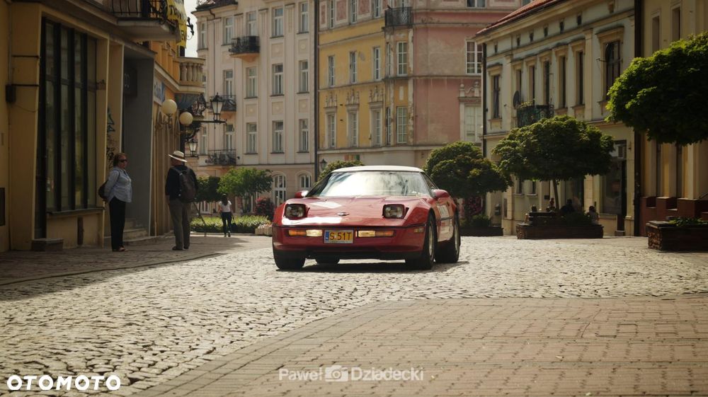 Chevrolet Corvette - 9