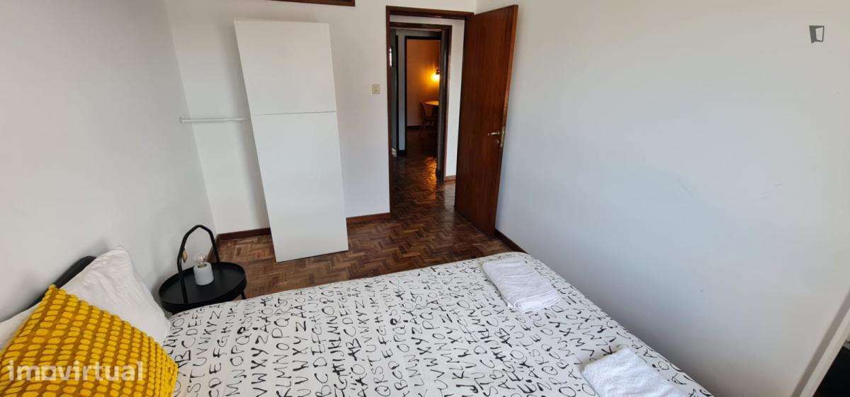 Apartamento com 4 quartos - localizado em Paranhos Porto - Grande imagem: 4/23