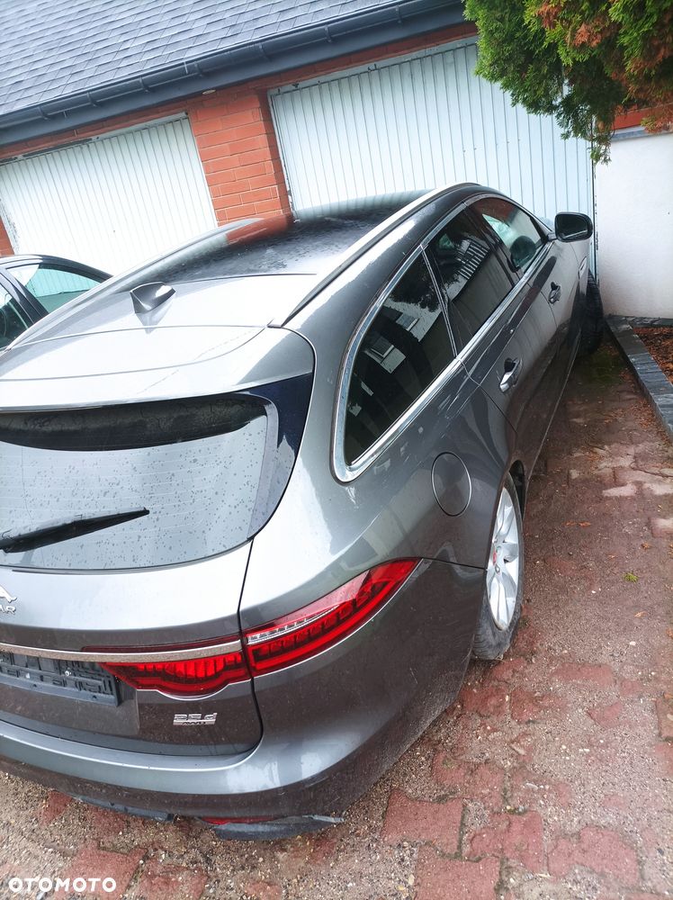 Jaguar XF - 2