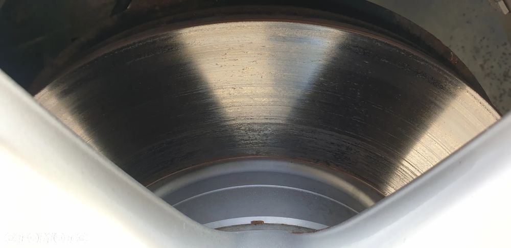 Volkswagen Passat Variant 2.0 TDI DSG BlueMotion Technology Business Edition - 36