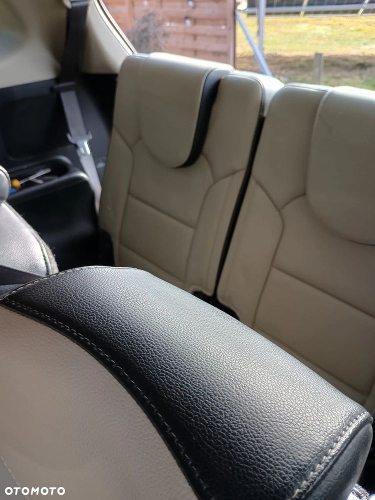 Kia Carens 1.7 CRDi XL 7os - 11