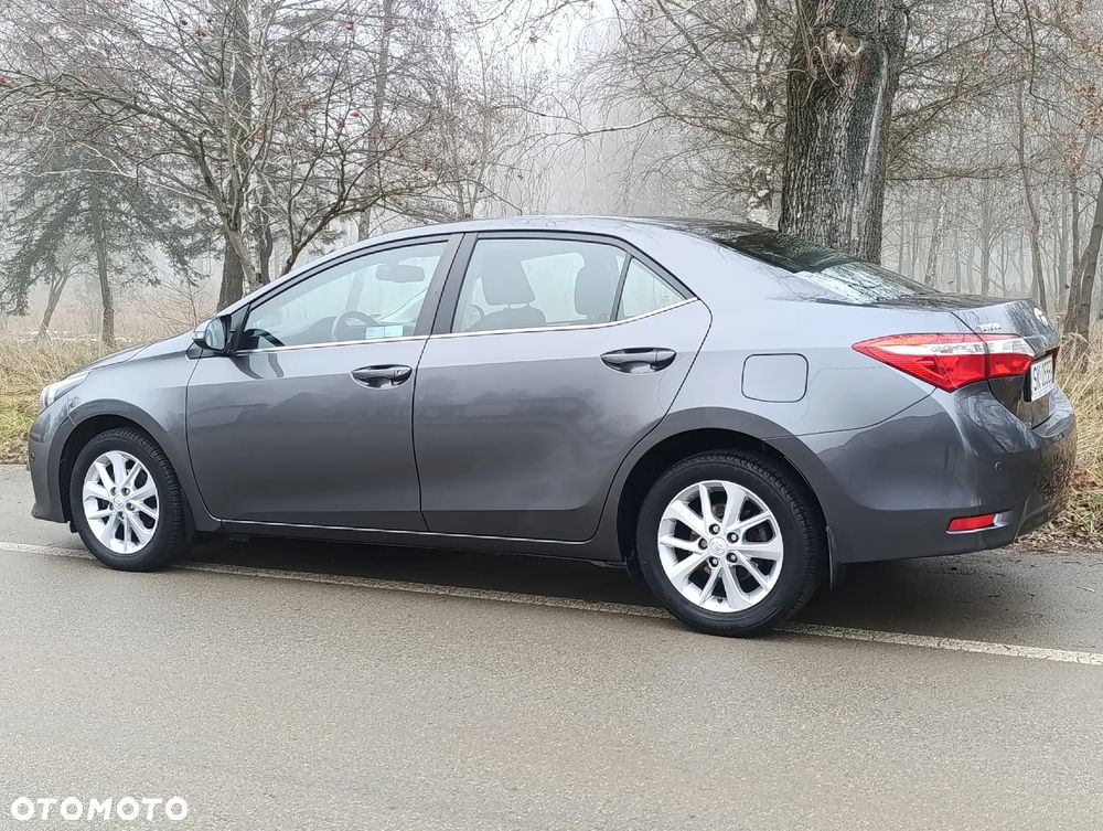 Toyota Corolla 1.6 Premium + - 11