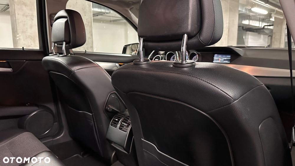 Mercedes-Benz Klasa C 180 BlueEFFICIENCY Avantgarde - 29