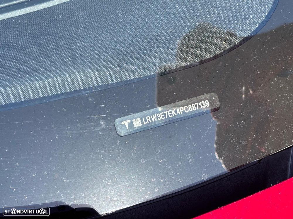 Tesla Model 3 - 8