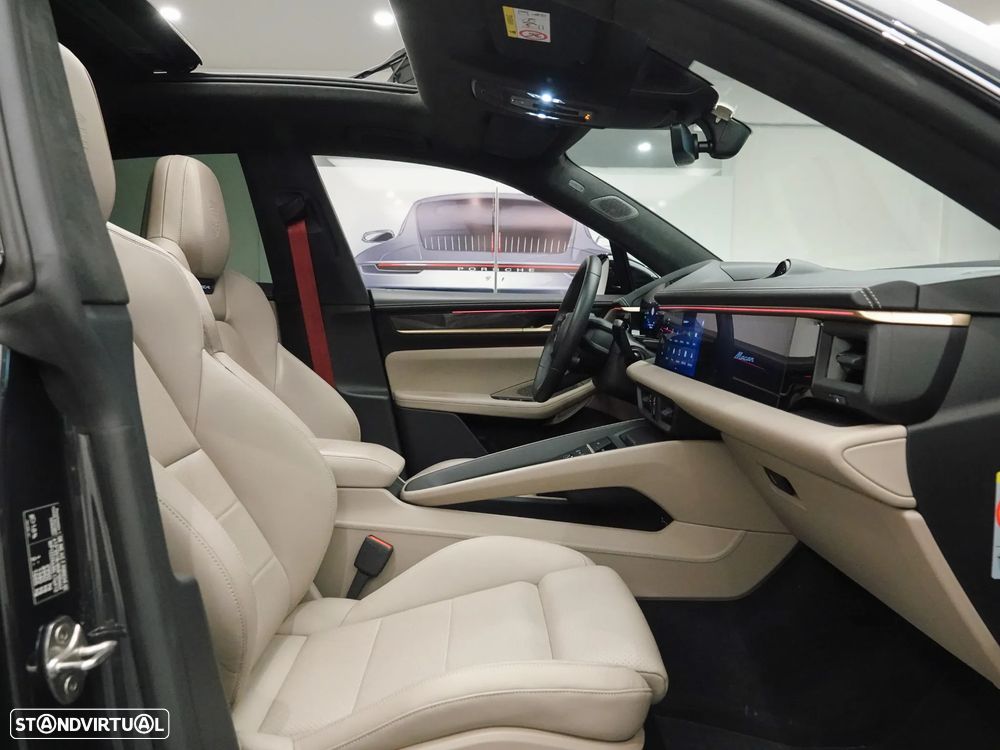 Porsche Macan Electric Turbo - 27