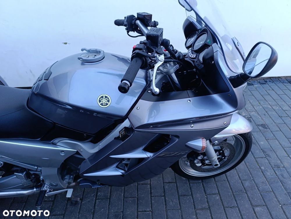 Yamaha FJR - 24