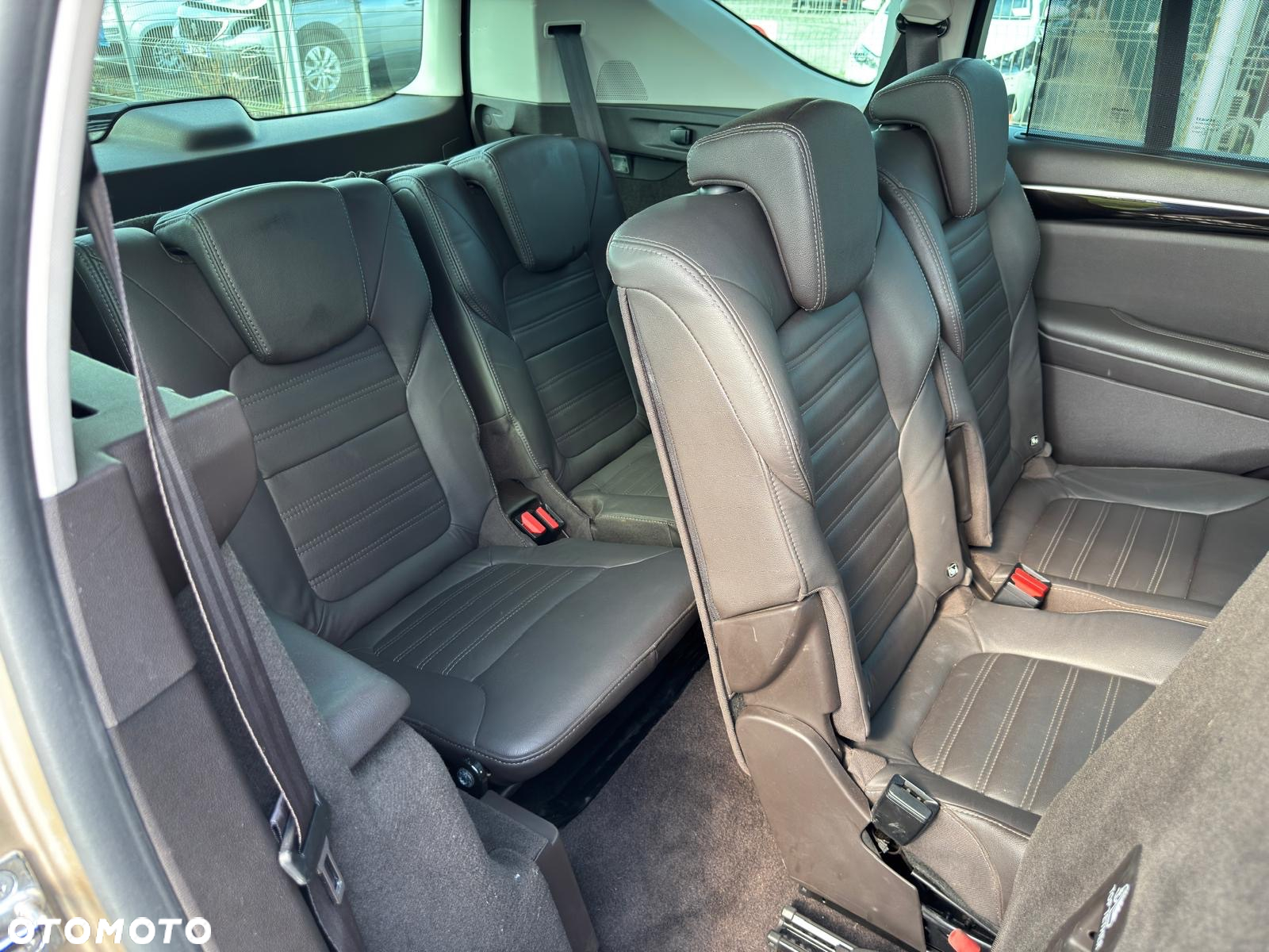 Renault Espace 1.6 dCi Energy Initiale Paris EDC 7os - 14