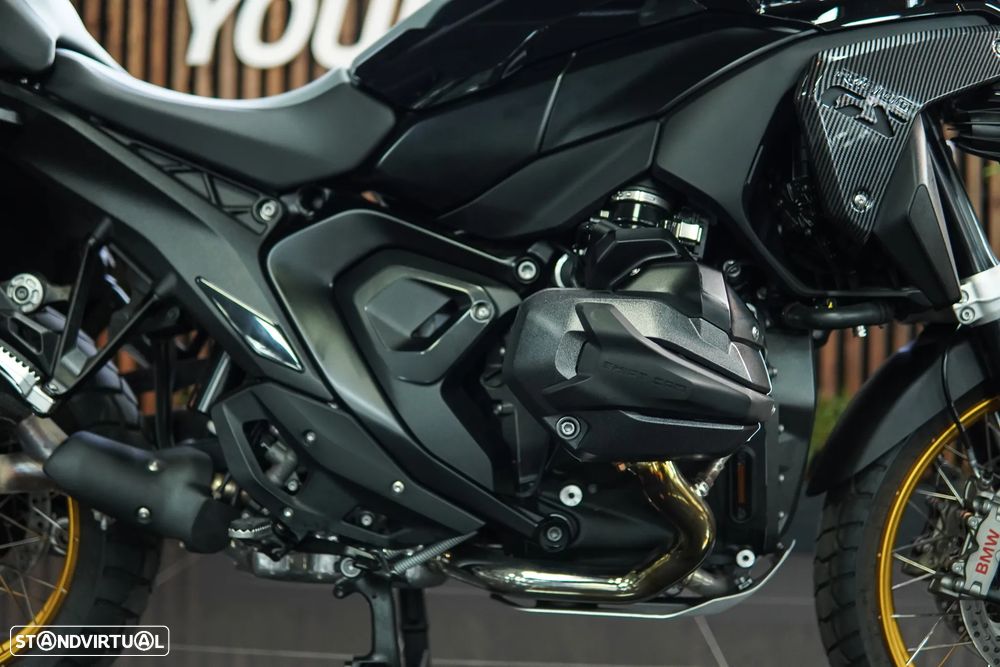 BMW R 1300 GS TRIPLE BLACK C/RODAS RAIOS DOURADAS - 17