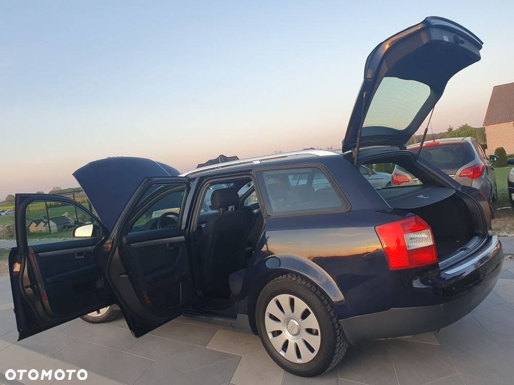 Audi A4 Limousine - 4