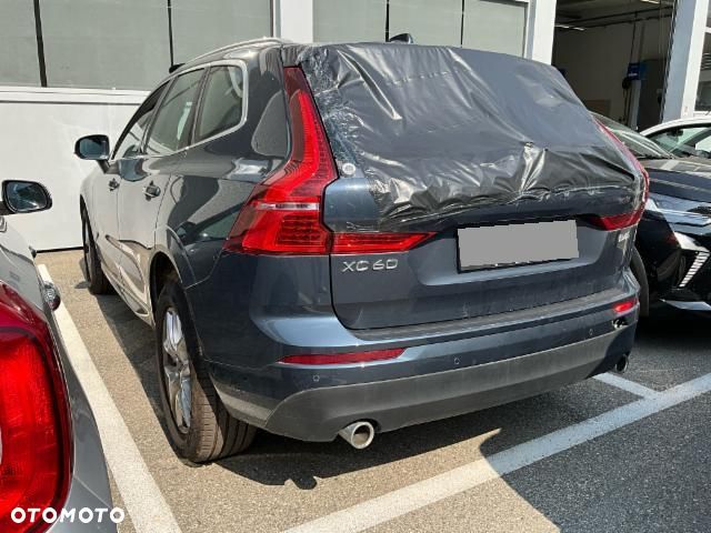 Volvo XC 60 B4 D AWD Geartronic Momentum - 4