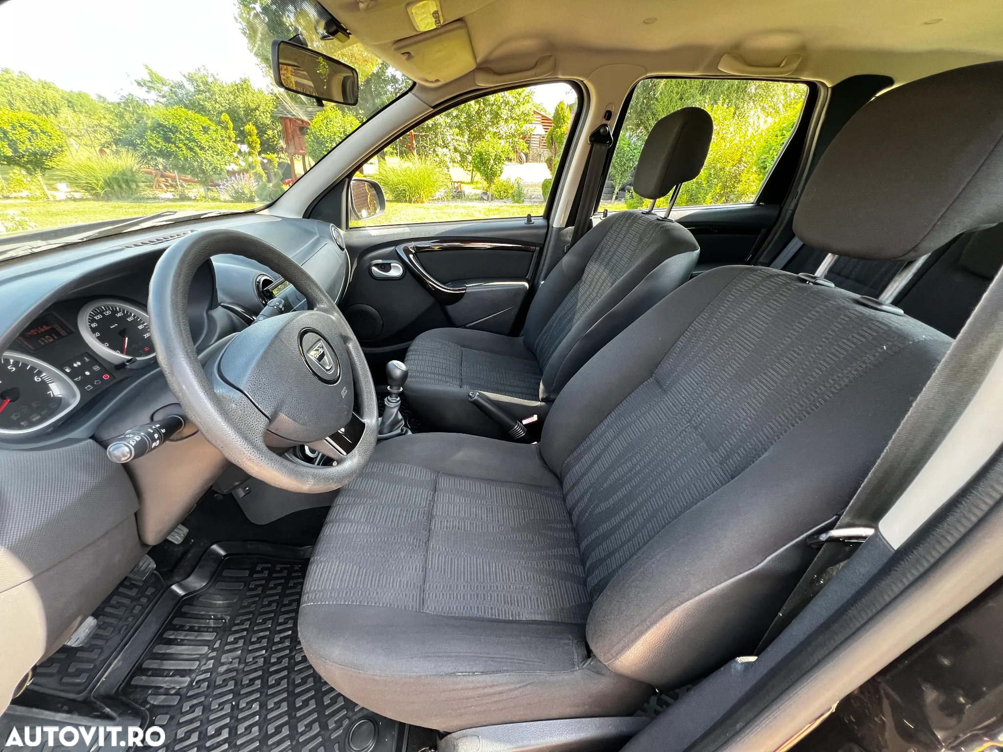 Dacia Duster 1.6 4x4 - 11