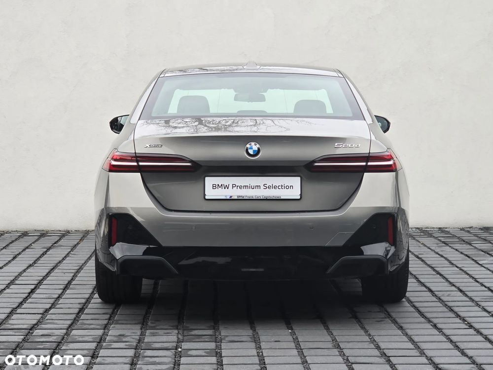 BMW Seria 5 520d xDrive - 7