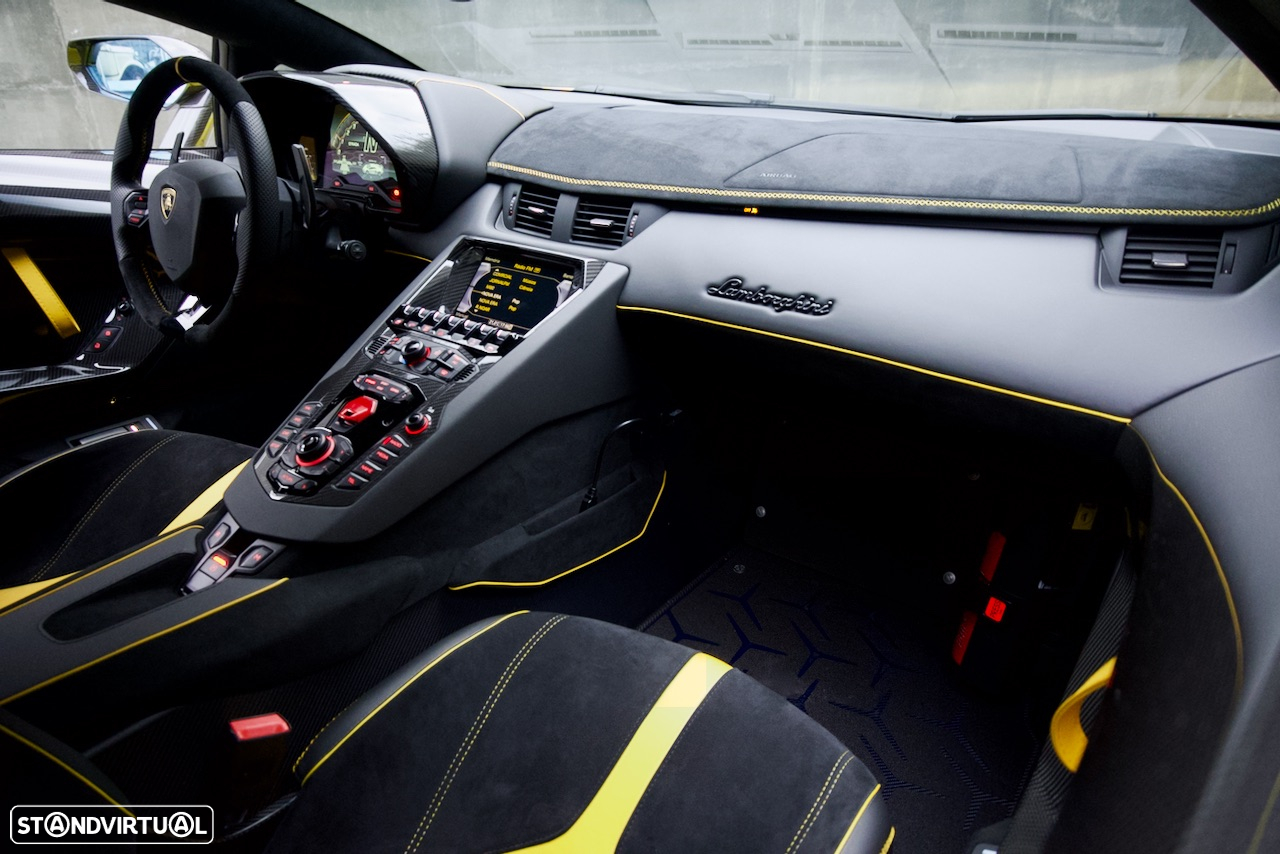 Lamborghini Aventador SVJ - 27