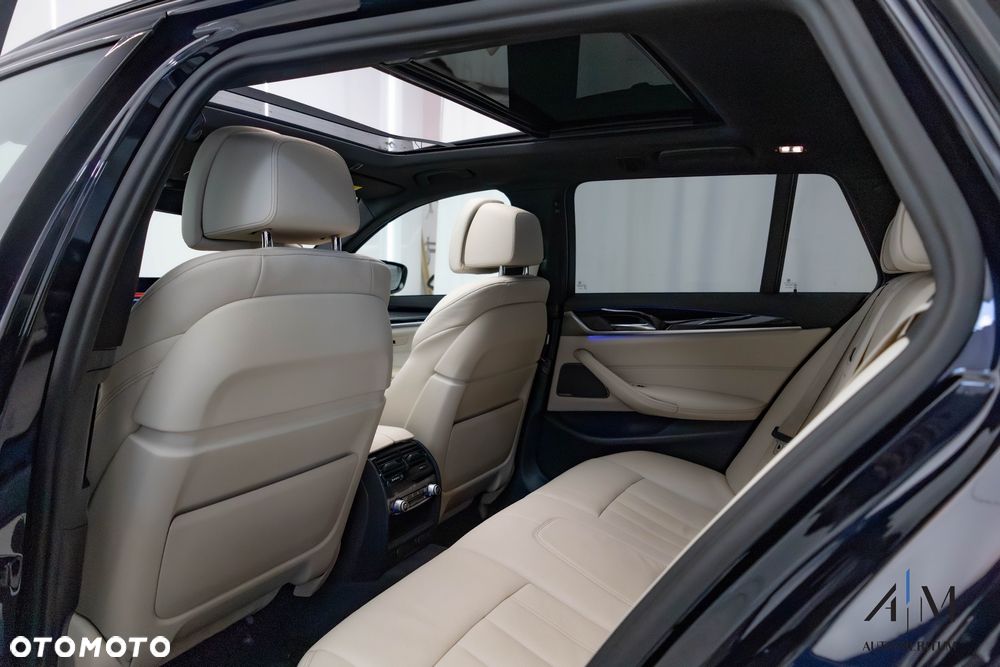 BMW Seria 5 540i xDrive - 24