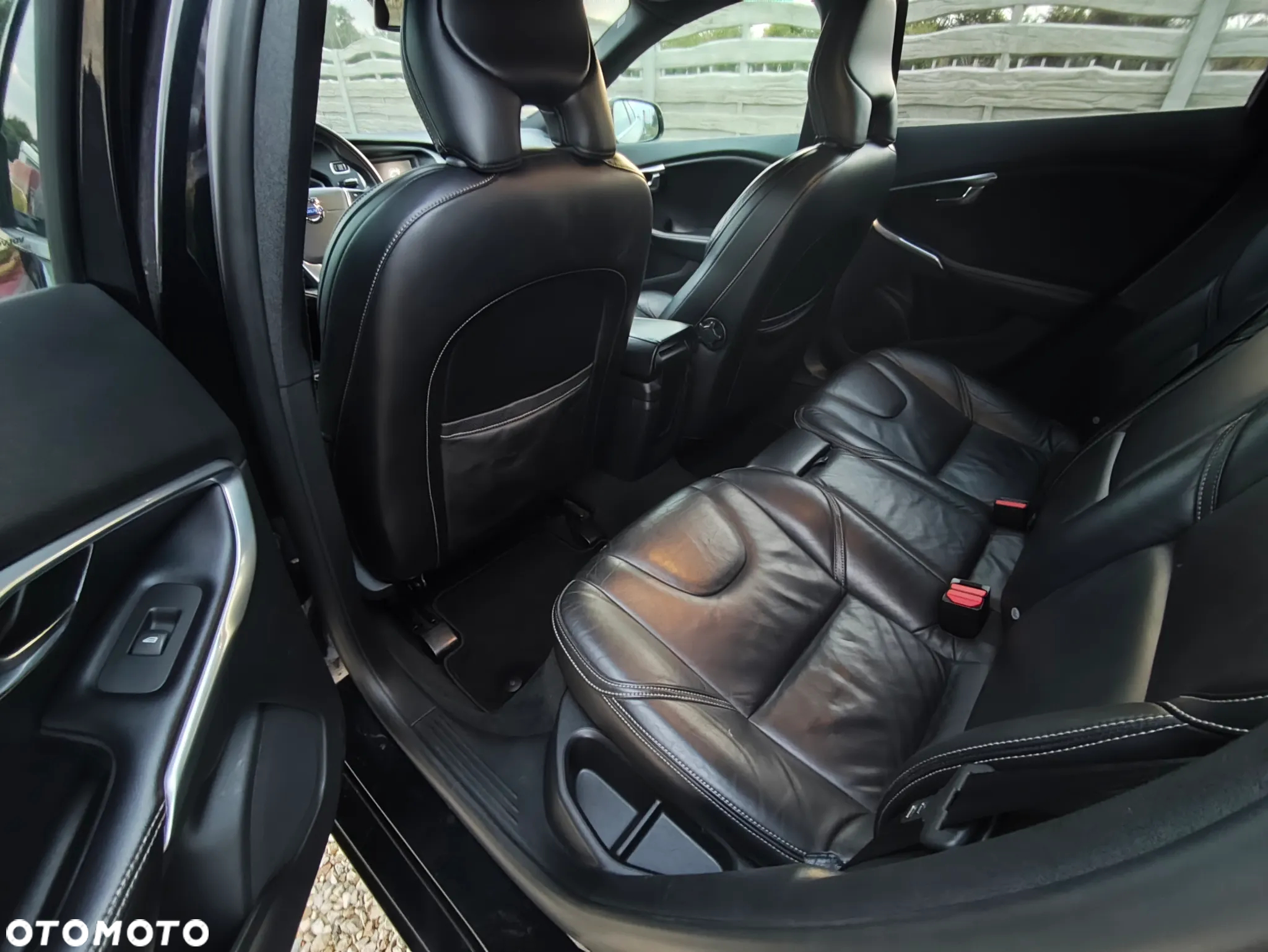 Volvo V40 D2 R-Design Summum - 17