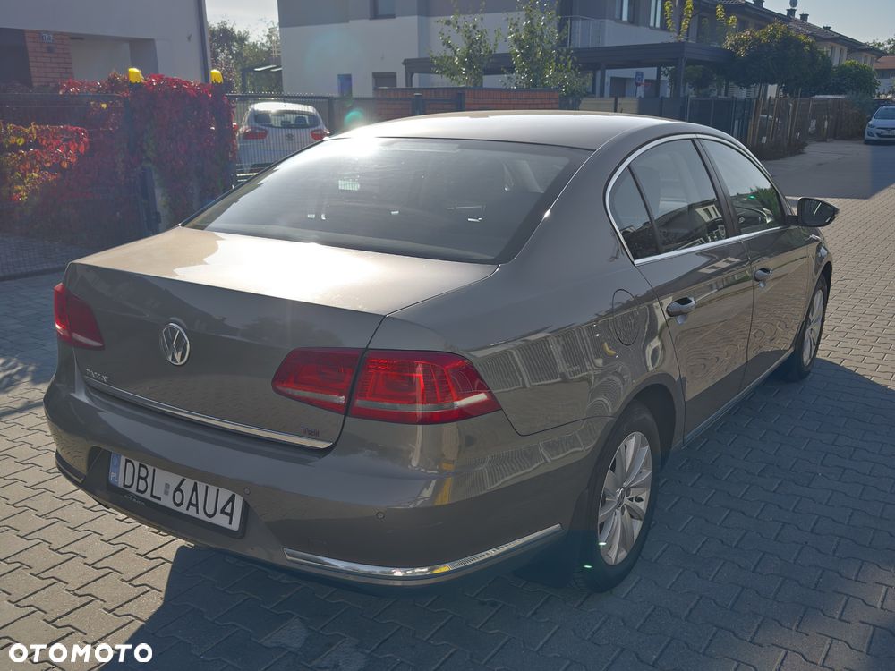 Volkswagen Passat - 6