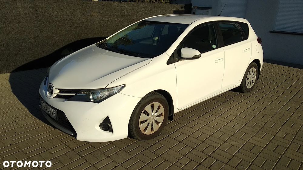Toyota Auris - 1