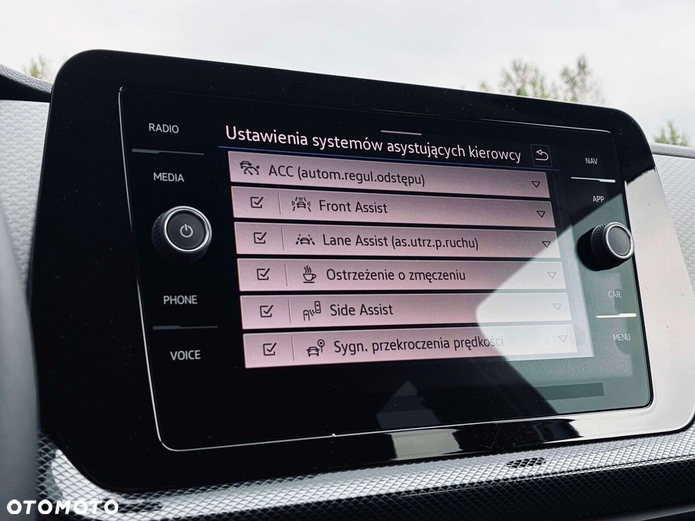 Volkswagen T-Cross - 17