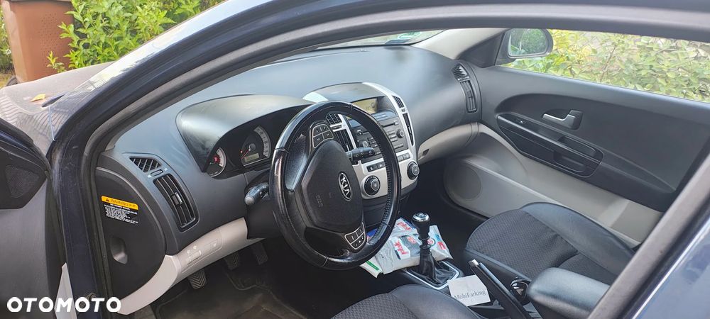 Kia Ceed - 6