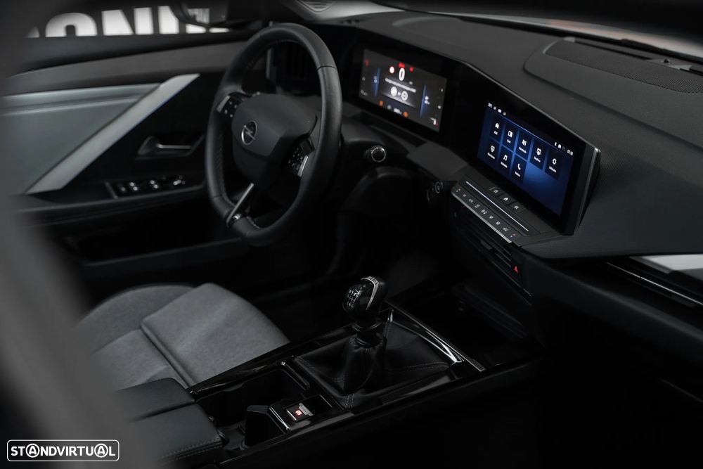 Opel Astra 1.2 T Elegance - 21