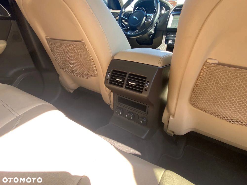 Jaguar F-Pace 2.0 i4D AWD Prestige - 23